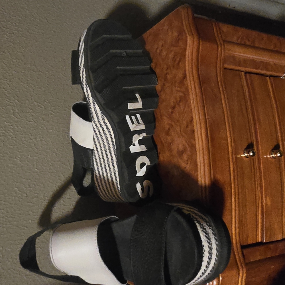 Sorel Black and White Sandals Sleek Design